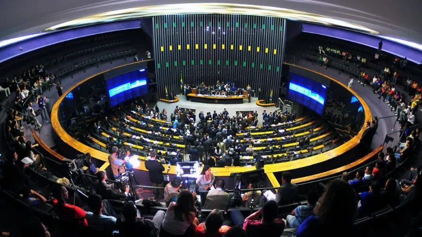 Parlamentares pressionam por votação na Câmara sobre redução dos poderes de ministros do STF