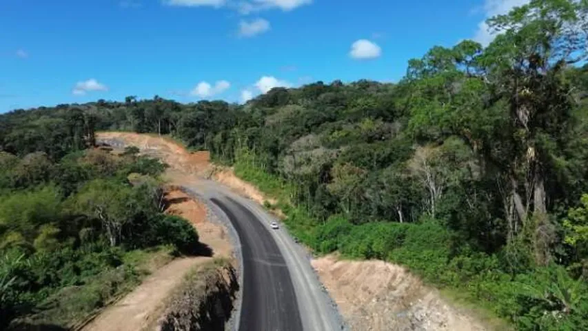 CONSTRUÇÃO DA BA-649, ENTRE ITABUNA E ILHÉUS, SEGUE AVANÇANDO COM 60% DAS OBRAS JÁ CONCLUÍDAS