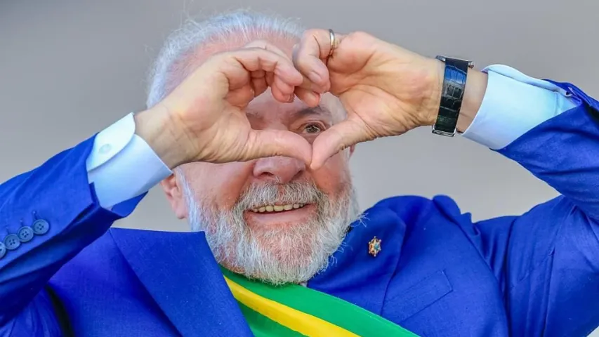 Lula negligenciou compra de vacinas em 2023 e dengue bate recorde de casos