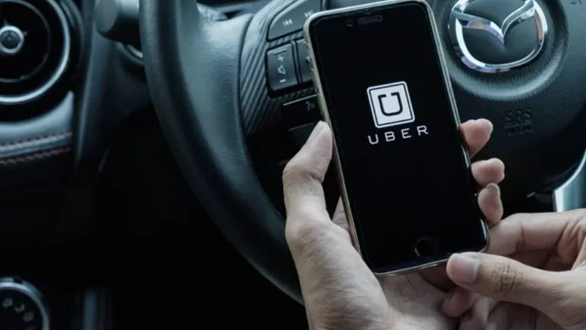 Uber vai ao STF para sustar ações sobre vínculo com motoristas