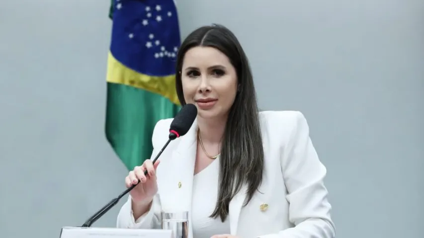 Base do governo consegue adiar projetos que endurecem Código Penal na estreia de Caroline de Toni na CCJ