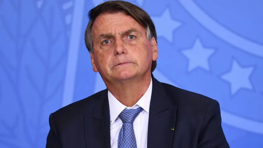 Bolsonaro acusa Lula de falsa comunicação de furto após 261 móveis do Alvorada serem encontrados