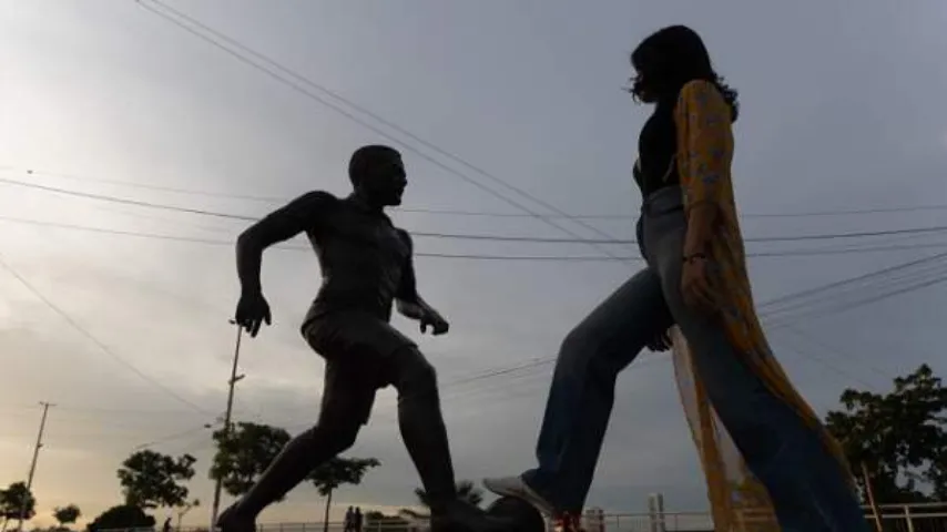 MP determina retirada de estátua de Daniel Alves em Juazeiro