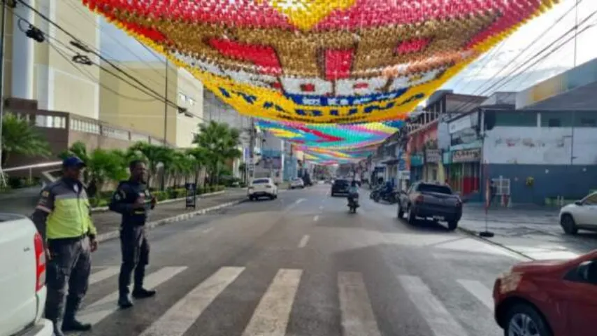 Itabuna entra no clima junino com decoração das ruas em homenagem Kocó e Vila do Forró