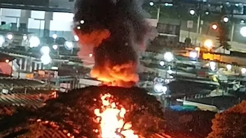 Box comercial pega fogo em Feira Livre no centro de Itabuna