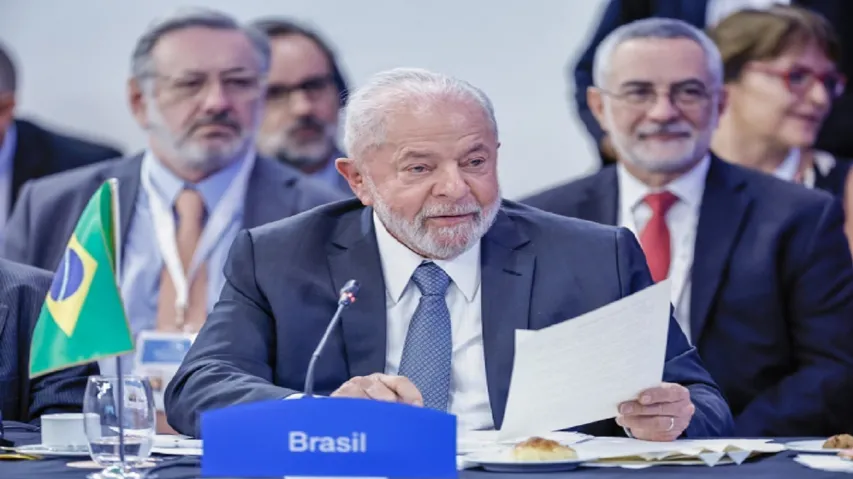 Oposição pede impeachment de Lula em protesto no Salão Verde da Câmara