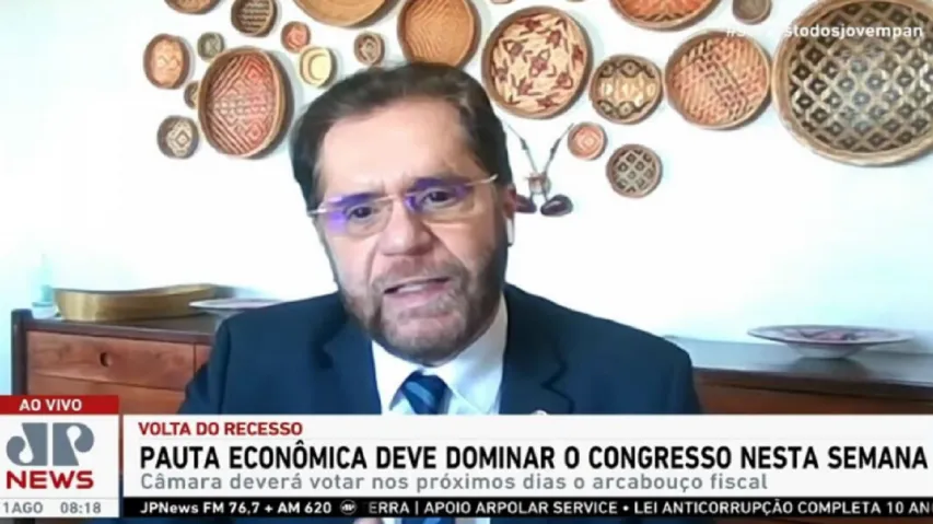 Senador diz que reforma aprovada na Câmara ‘não interessa ao povo brasileiro’ e que Senado não agirá ‘passivamente’ 