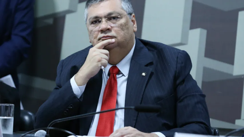 Governo lança pacote para conter crise de segurança no RJ e Bahia